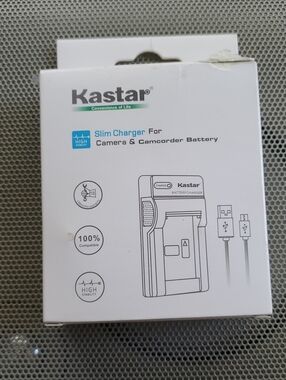 Slim Charger for Camera & Camcorder Battery